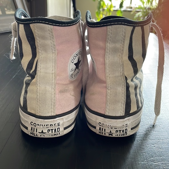 Custom Hightop Converse -zebra print outside, pink inside - Picture 5 of 7